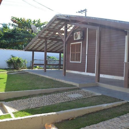0006.06 -Maranduba - Chale -2 Dorm - 8 Pess - 3 Quadras Do Mar - Piscina Coletiva - Wifi Churrasqueira,Ar Condicionado Ubatuba Zewnętrze zdjęcie